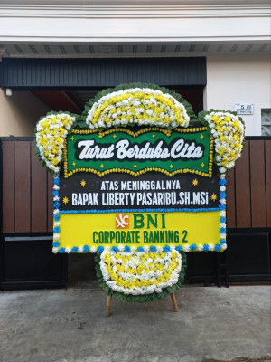Papan Bunga Duka di Campursari