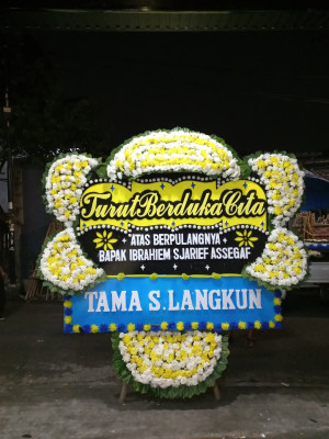 Papan Bunga Duka di Campursari