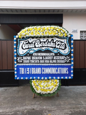 Papan Bunga Duka di Campursari